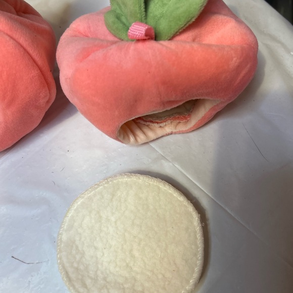 Reserved two peach houses, and one blue house - Picture 10 of 11